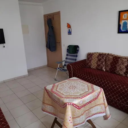 Beau Et Propre Appartement De Famille Dans Un Immeuble Calme Et Familiale A Bab Sebta فنيدك المظهر الخارجي الصورة