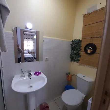 Beau Et Propre Appartement De Famille Dans Un Immeuble Calme Et Familiale A Bab Sebta فنيدك المظهر الخارجي الصورة