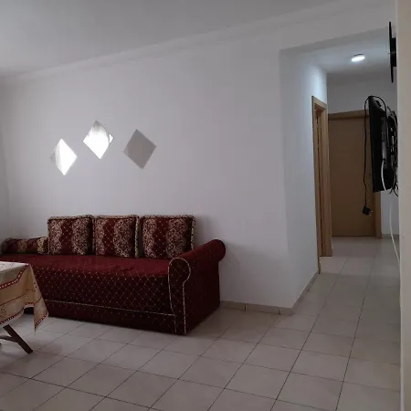 Beau Et Propre Appartement De Famille Dans Un Immeuble Calme Et Familiale A Bab Sebta فنيدك المظهر الخارجي الصورة